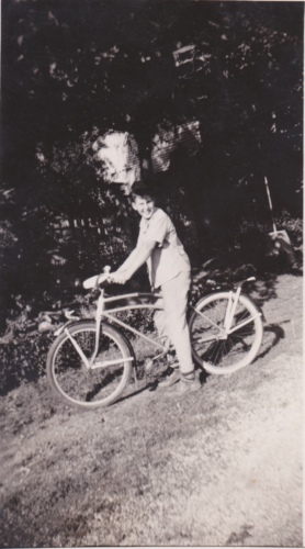 Bill-Hochradel-on-first-self-restored-bike